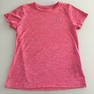 Under armour pink medium drifit tee shirt